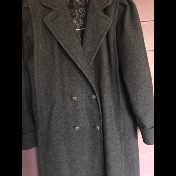 Long Wool Blend Women’s Coat - Picture 5 of 8